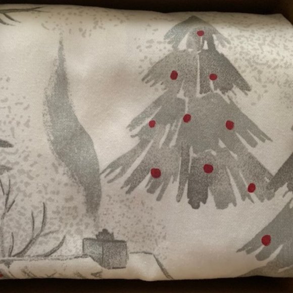 Martha Stewart "SNOWY VILLAGE" Shower Curtain: Deer, Houses, Trees, Birds, Snow - Picture 8 of 8